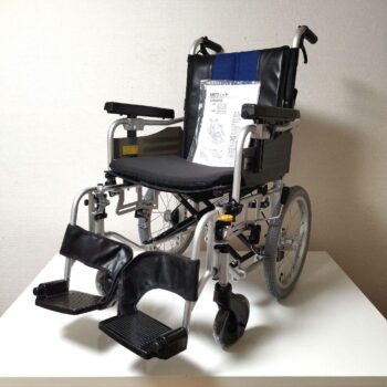 Miki　介助用　多機能　タイヤ新品　車椅子　MM-FIT Hi16