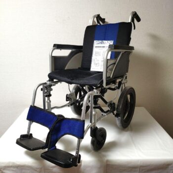 Miki　介助用　多機能　ノーパンクタイヤ　車椅子　SKT-200
