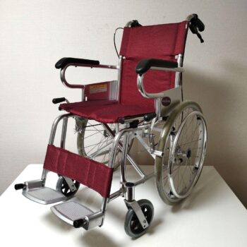 KADOKURA　自走用　軽量　ノーパンクタイヤ　車椅子　A102-AP