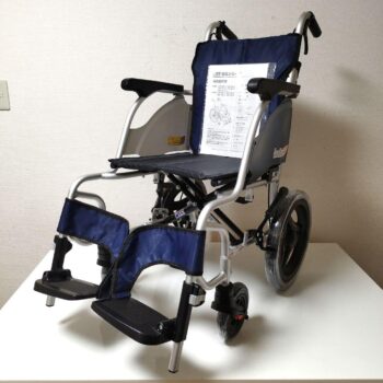 Miki　介助用　超軽量コンパクト　ノーパンクタイヤ　車椅子　CRT-SG-2