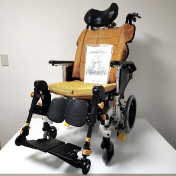 松永製作所　マイチルトミニ3D　リフトアップ機構付き　リクライニング　車椅子