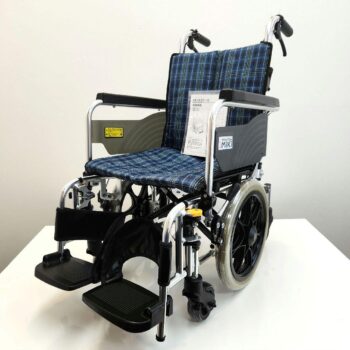 Miki　介助用　6輪　ノーパンクタイヤ　超コンパクトスリム　車椅子　SKT-6
