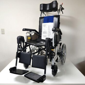 Miki　ティルト＆リクライニング　多機能　タイヤ新品　車椅子　TRC-2