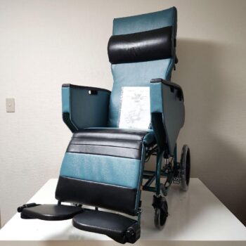 松永製作所　フルリクライニング　車椅子　エリーゼ　FR-31TR