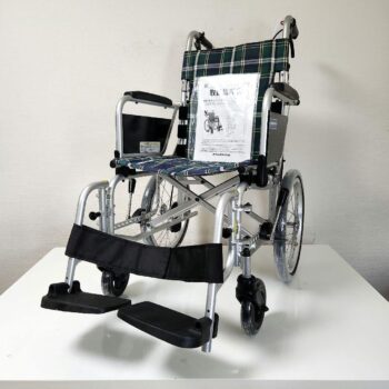 カワムラサイクル　介助用　多機能　ノーパンクタイヤ　車椅子　KA816L-40B