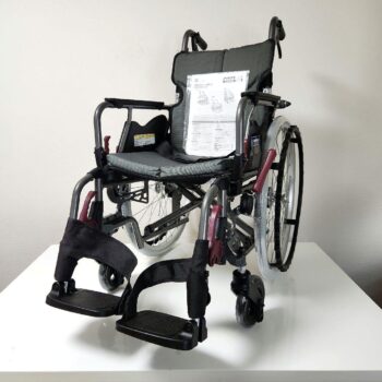 カワムラサイクル　自走用　多機能　ノーパンクタイヤ　車椅子　KMD-B22