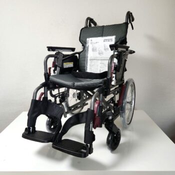 カワムラサイクル　介助用　多機能　ノーパンクタイヤ　車椅子　KMD-C16