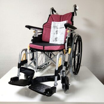 日進医療器　自走用　多機能　軽量　ノーパンクタイヤ　車椅子　NA-U7