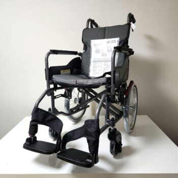 カワムラサイクル　介助用　ノーパンクタイヤ　車椅子　KMD-A16-40