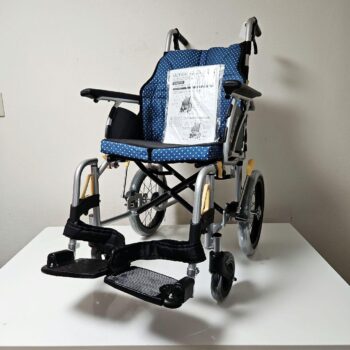 日進医療器　介助用　多機能　超軽量　車椅子　ノーパンクタイヤ　NAH-U2W